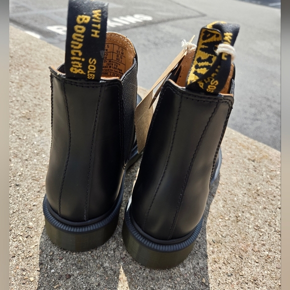 NWT Dr. Martens Black Leather Boots-Size 7.5 Mens 8.5 Womens